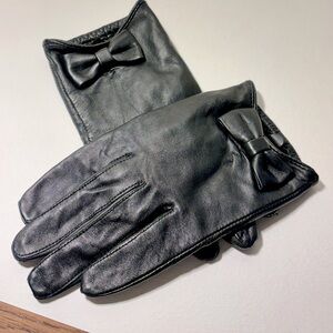 Super soft leather gloves